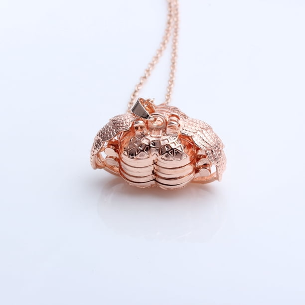 La caja de fase multicapa se puede abrir con colgante de joyería, collar creativo con alas huecas, collar plegable