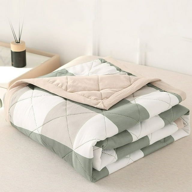 YOPTOP Couette Rafraîchissante Simple Couette d'Été pour Lit Couette Réversible Rafraîchissante pour Saison Couette Douce et Légère Couette Fine pour Dormeurs Ayant Chaud (60”x80” Bleu Pâle),Vert,Taille Unique