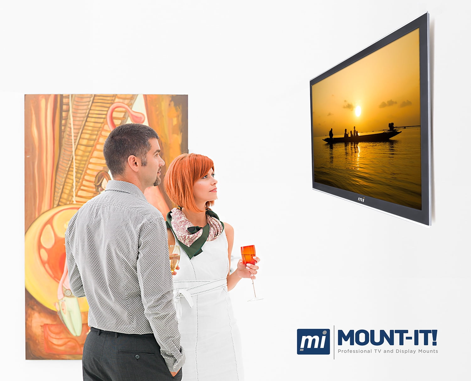 Mount-It! Slim Tilting TV Wall Mount Bracket | Fits 32-55 Inch TVs | VESA 600x400 Max