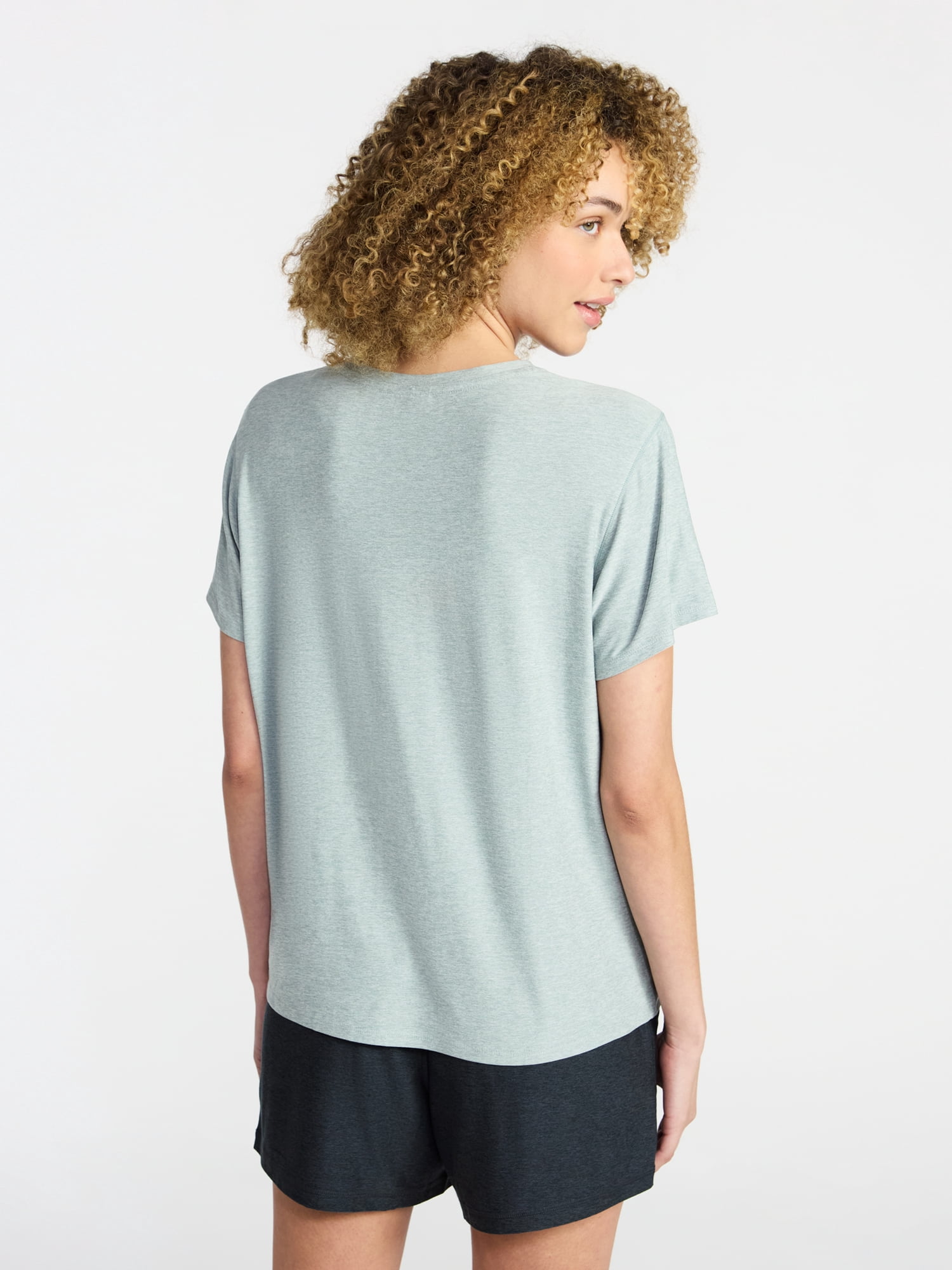 Athletic Works Women's and Women's Plus Relaxed ButterCore Tee with Short Sleeves, Sizes XS-4X