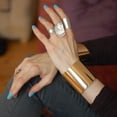 thumbnail image 4 of Juego de 4 piezas de brazaletes, brazalete abierto de línea ancha para mujer, brazalete dorado para la muñeca Ormromra  WMPH-924-1, 4 of 7