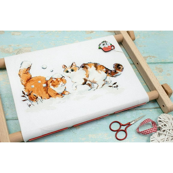 Winter Kitties L8813 Counted Cross Stitch Kit