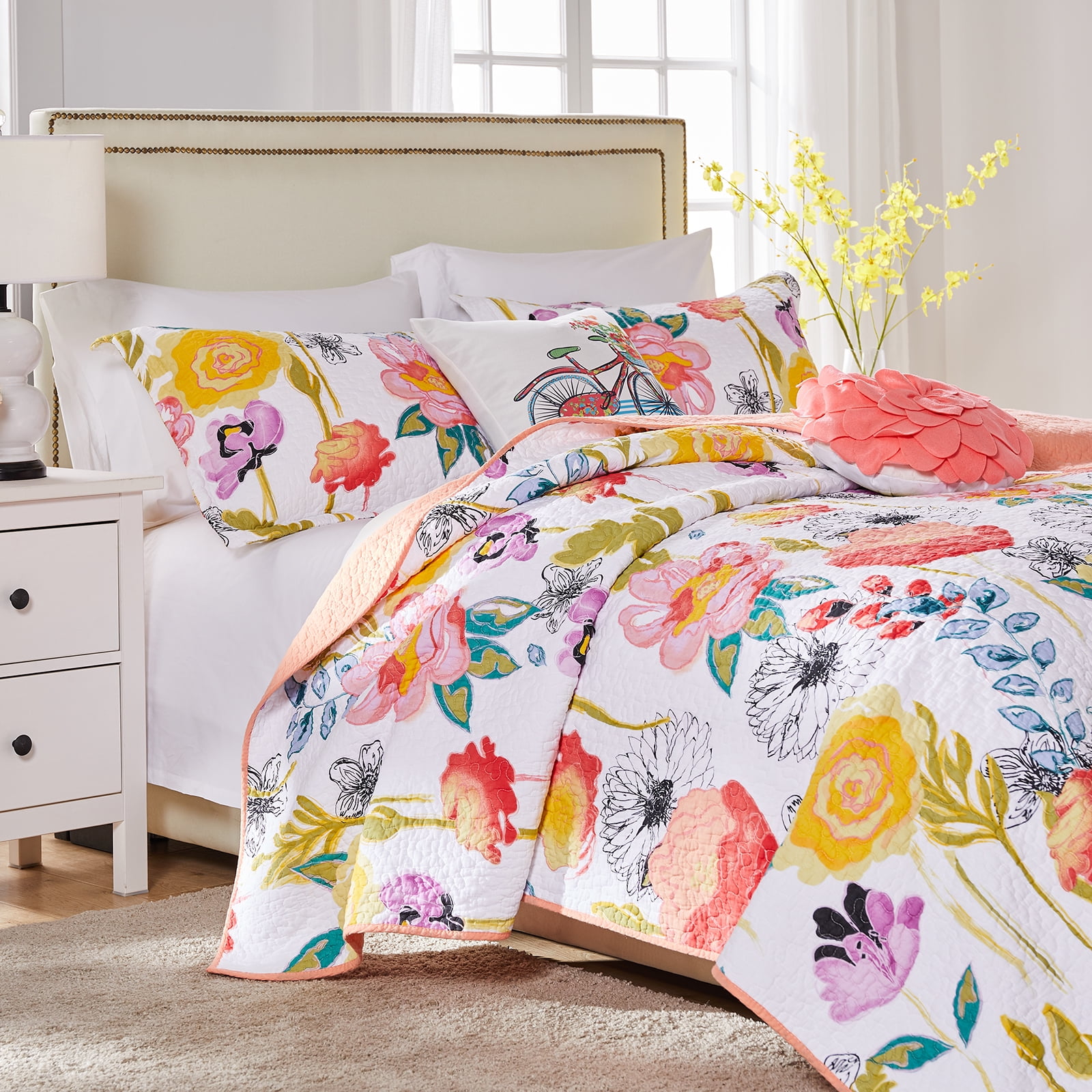 Global Trends Wildflower Dream Modern Floral 100% Cotton Reversible Quilt Set, White, 3-Piece King