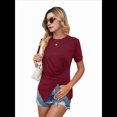thumbnail image 2 of Camiseta de Corta con Cuello Redondo para Mujer, Túnica con Abertura Frontal, Informal, Holgada, Color Rojo Vino, Talla M, 2 of 10