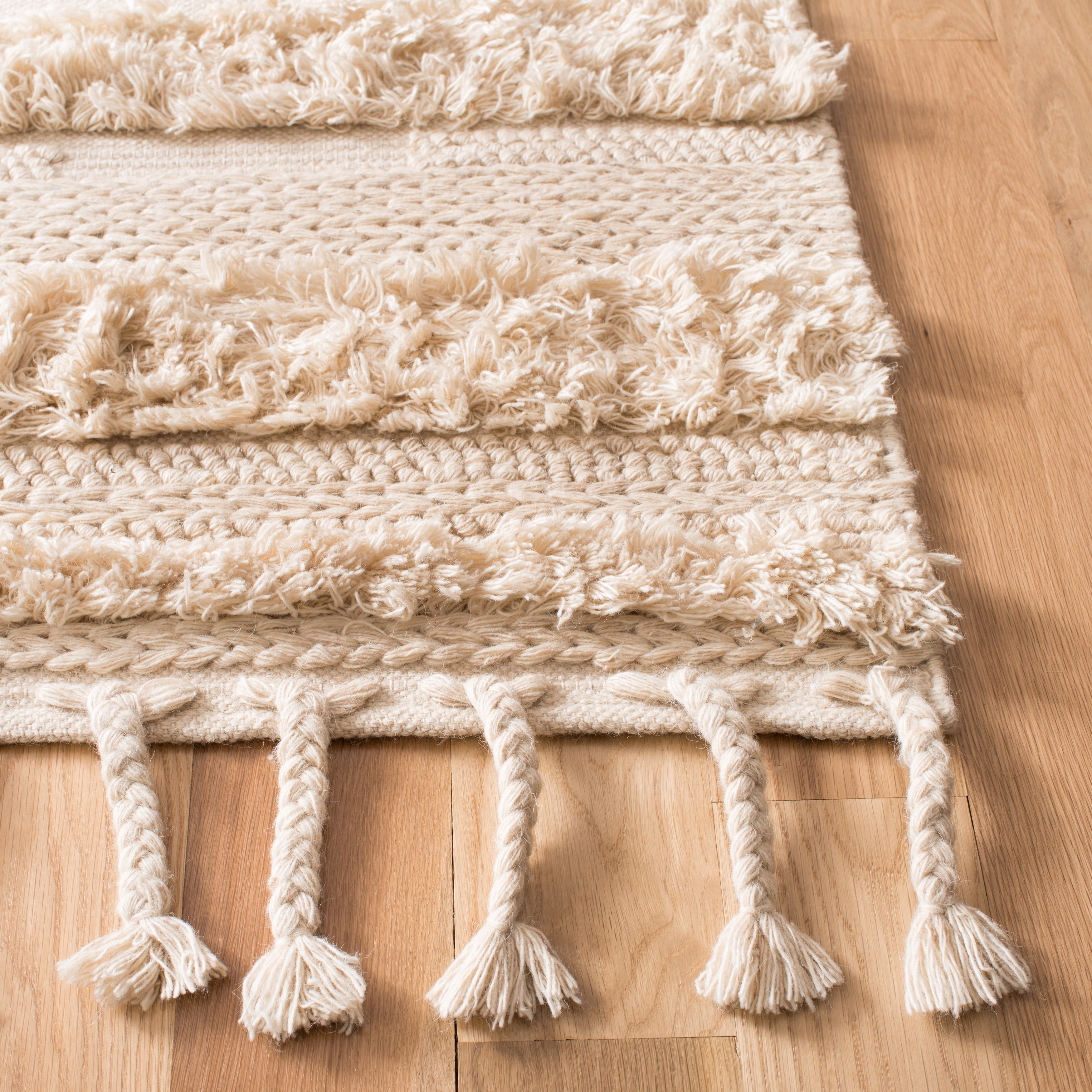 SAFAVIEH Casablanca Candida Striped Wool Shag Area Rug, Beige, 5' x 8'
