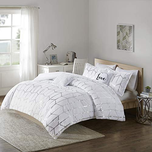 Intelligent Design Modern Trendy Casual All Season Bedding Raina Comforter Set Microfiber Metallic Print Geometric Design Embroidered Toss Pillow