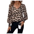 thumbnail image 1 of Blusa SweetyRocks con cuello en V y estampado de leopardo para mujer, 1 of 7