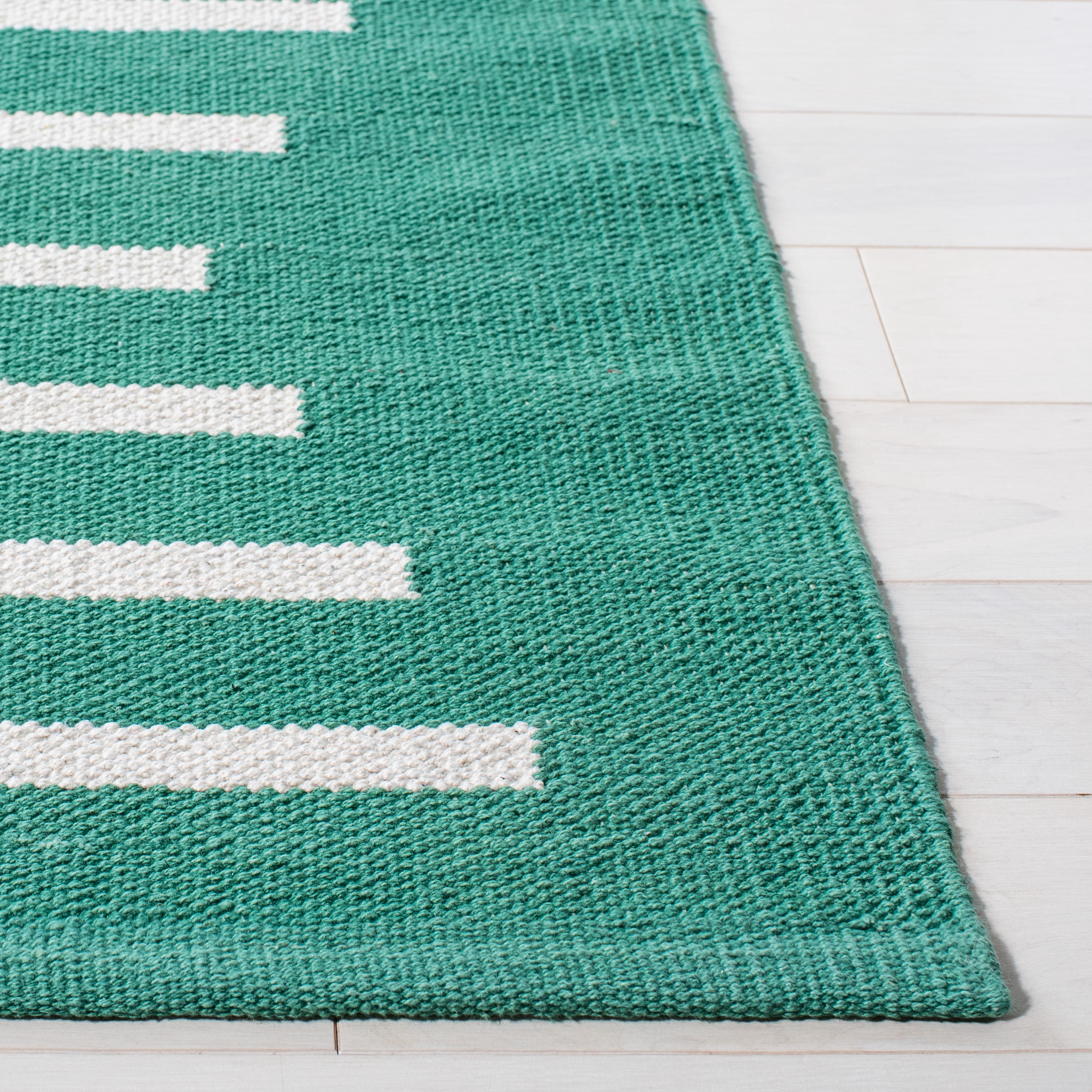 SAFAVIEH Montauk Amadine Striped Cotton Area Rug, Dark Green/Ivory, 9' x 12'