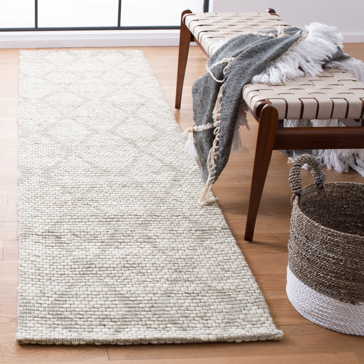SAFAVIEH Marbella Aria Diamond Area Rug, Beige, 5' x 8'
