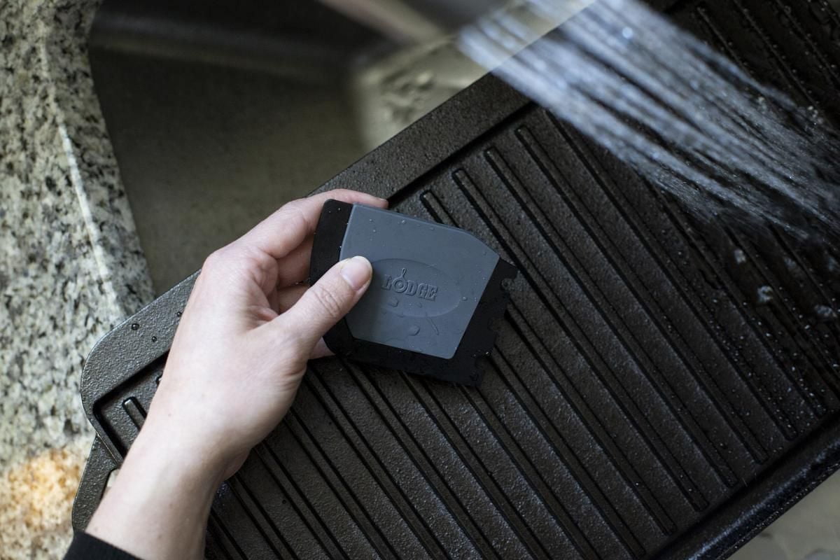 Lodge Deluxe Pan Scraper