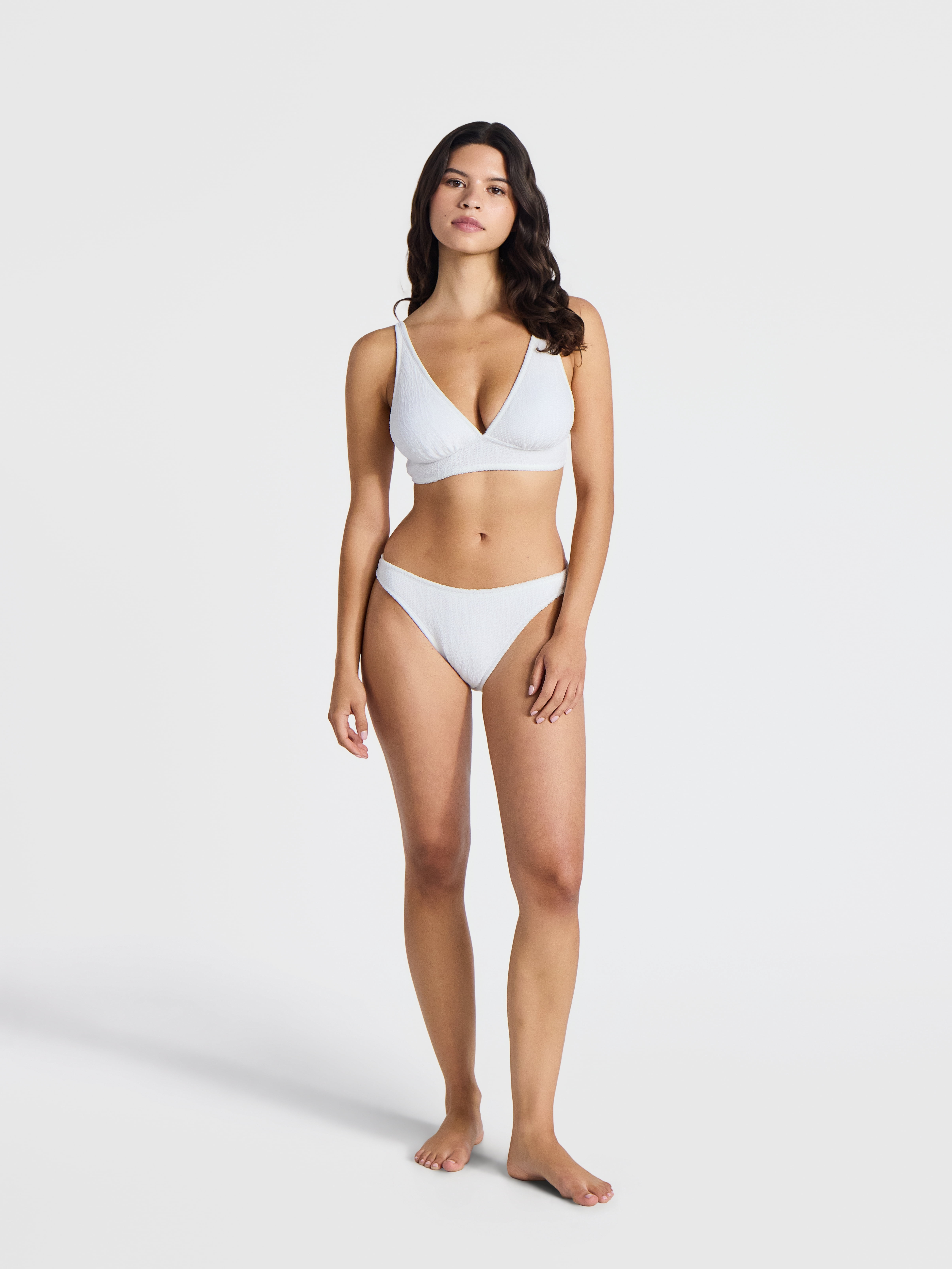 No Boundaries Crinkle Halter Bikini Top, Women’s