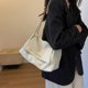 thumbnail image 3 of Bolso de mano retro popular y moderno de gran capacidad para debajo del brazo para mujer, nuevo otoño e invierno 2024, cadena simple, un solo hombro di, 3 of 5