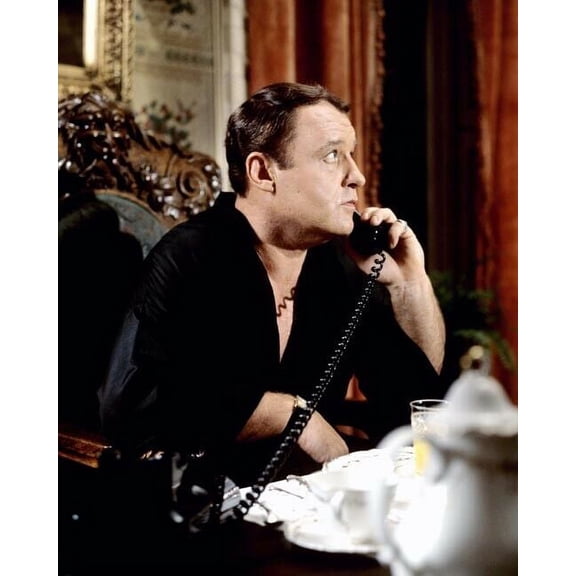 Rod Steiger wears black shirt sat at desk on telephone No Way To Treat A Lady