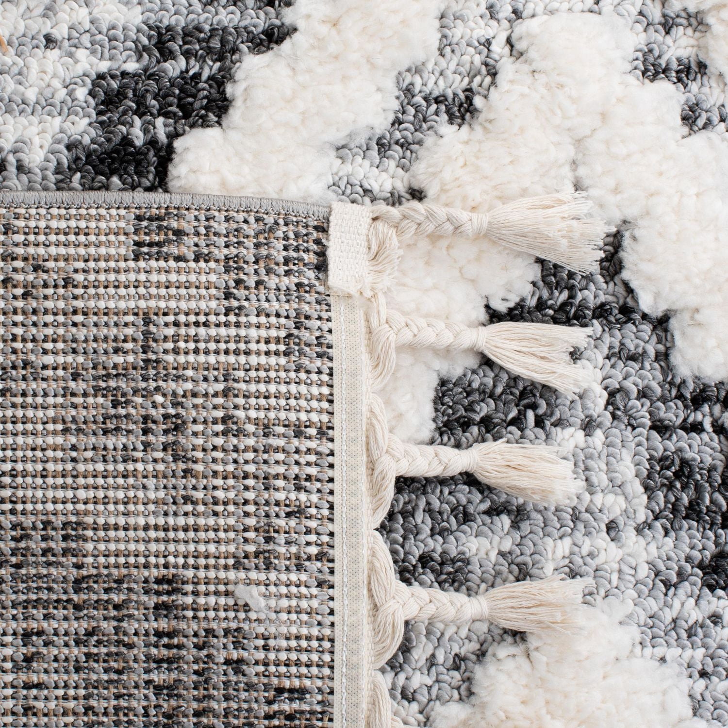 SAFAVIEH Moroccan Kensington Diamond Tassel Shag Area Rug