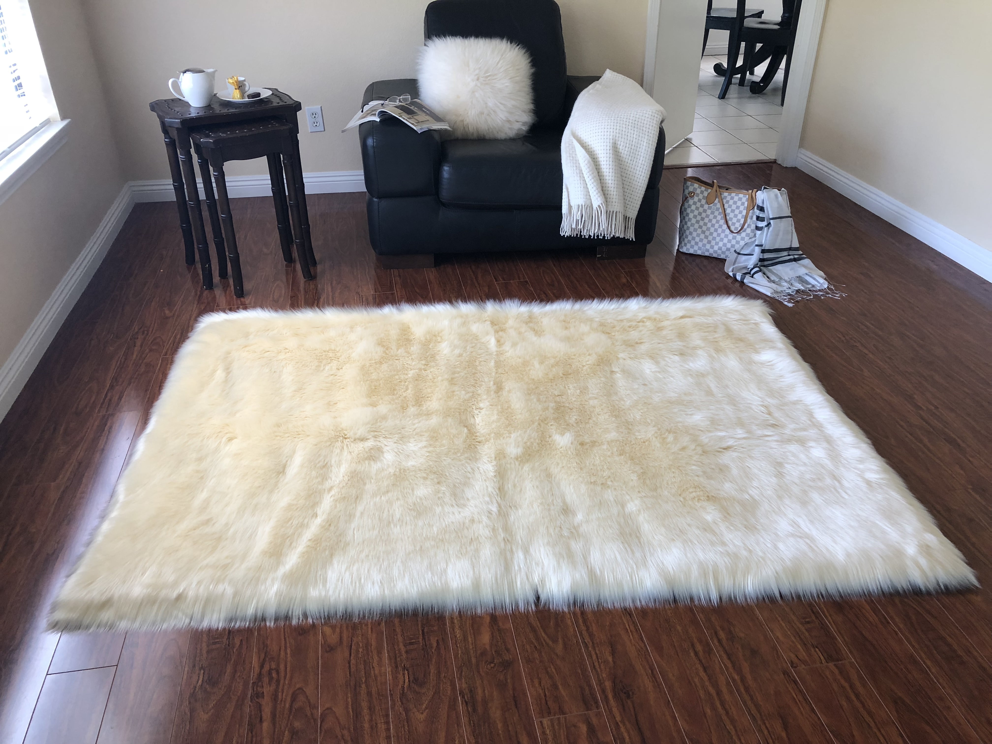 Super Soft Faux Sheepskin Silky Shag Rug, Cream 8' Square