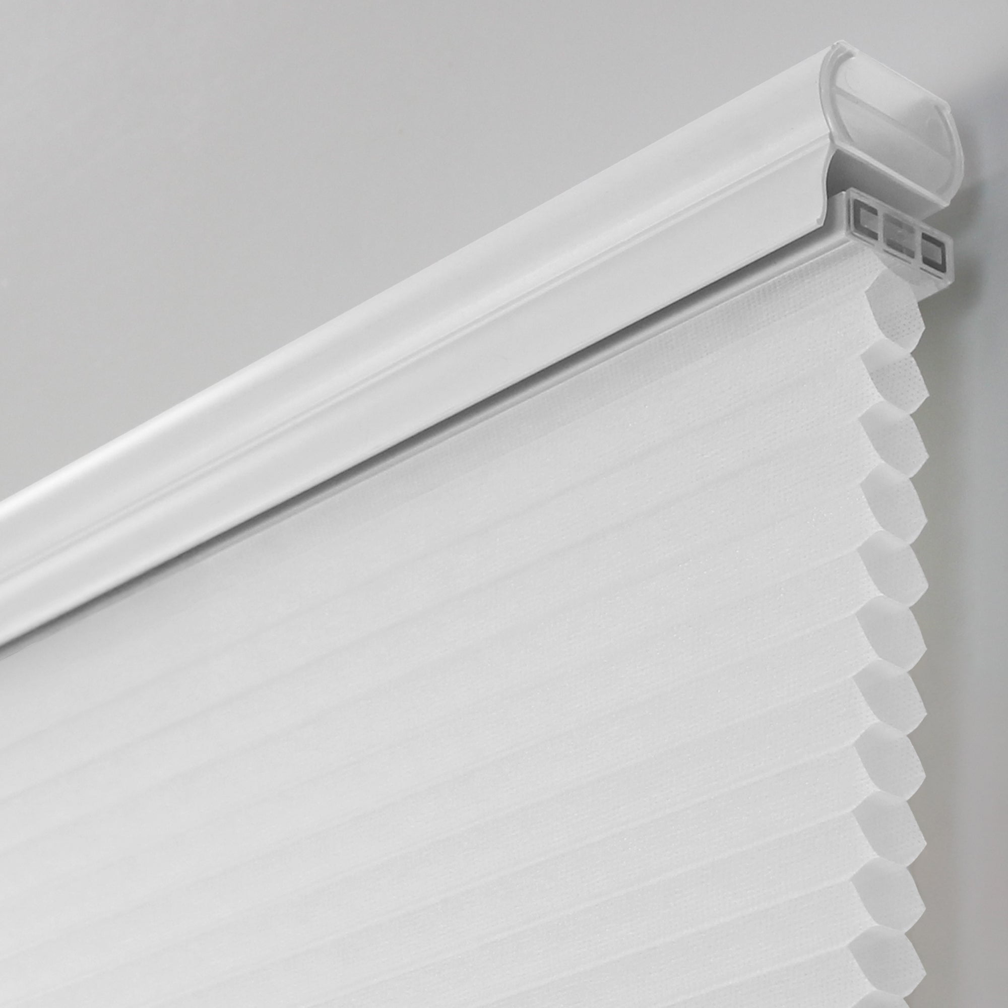 Lumi Home Furnishings 31-inch x 64-inch Top-Down/Bottom-Up Cellular Shades Light-Filtering White