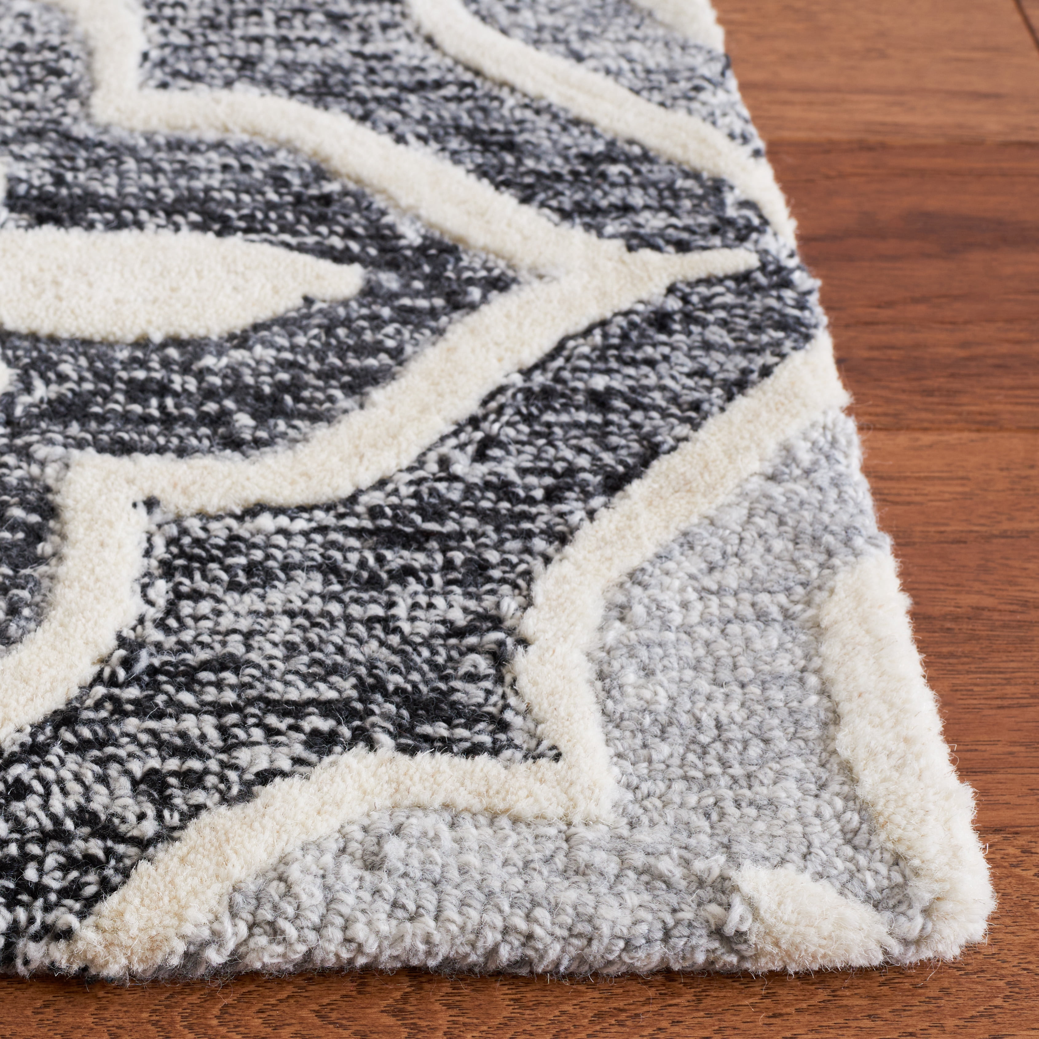 Safavieh Metro Ulric Geometric Area Rug, Black/Ivory, 8' x 10'