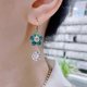 thumbnail image 2 of Pendientes colgantes de aro con forma de flor y cristal para mujer, ideales como regalo de boda (2022)., 2 of 5