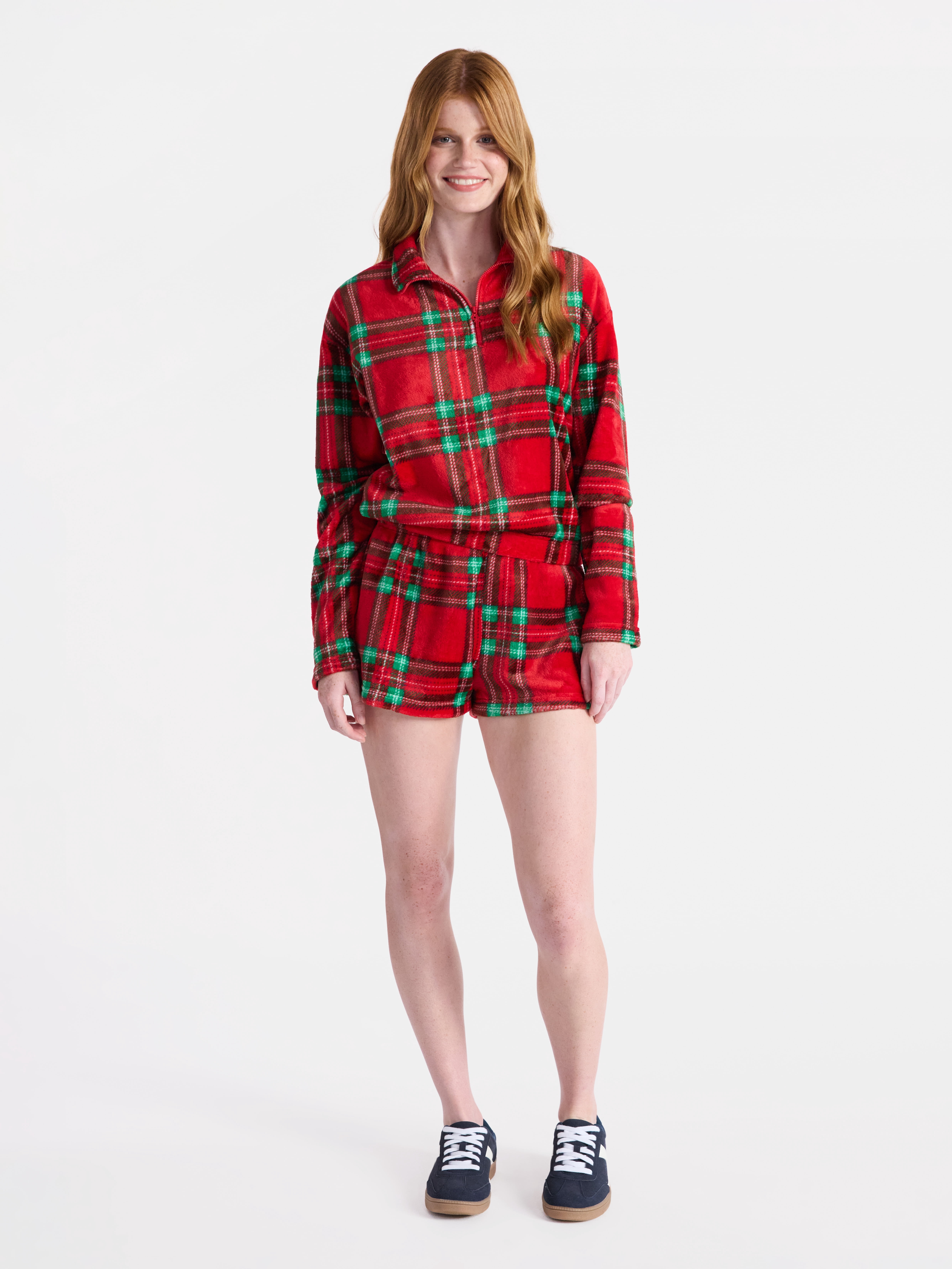 No Boundaries Christmas Quarter Zip Mock Neck Plush Top with Long Sleeves, Women's