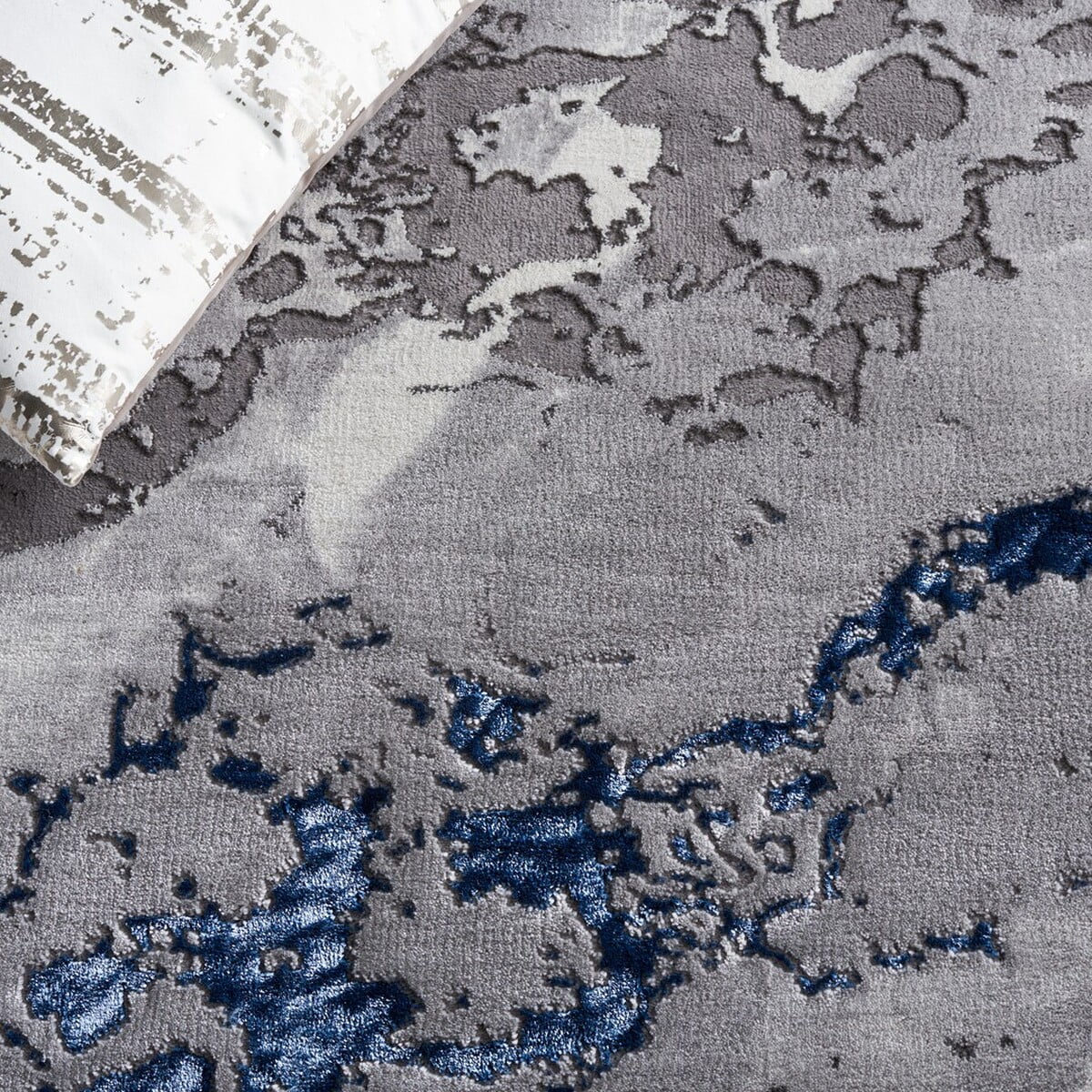 SAFAVIEH Craft Shevon Abstract Area Rug, 6'7" x 6'7" Round, Grey/Blue