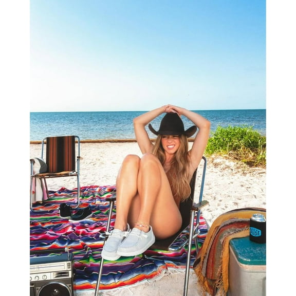 Sydney Sweeney on Vacation Poster, One Sheet Wall Size 24''x36'' -Gategoo