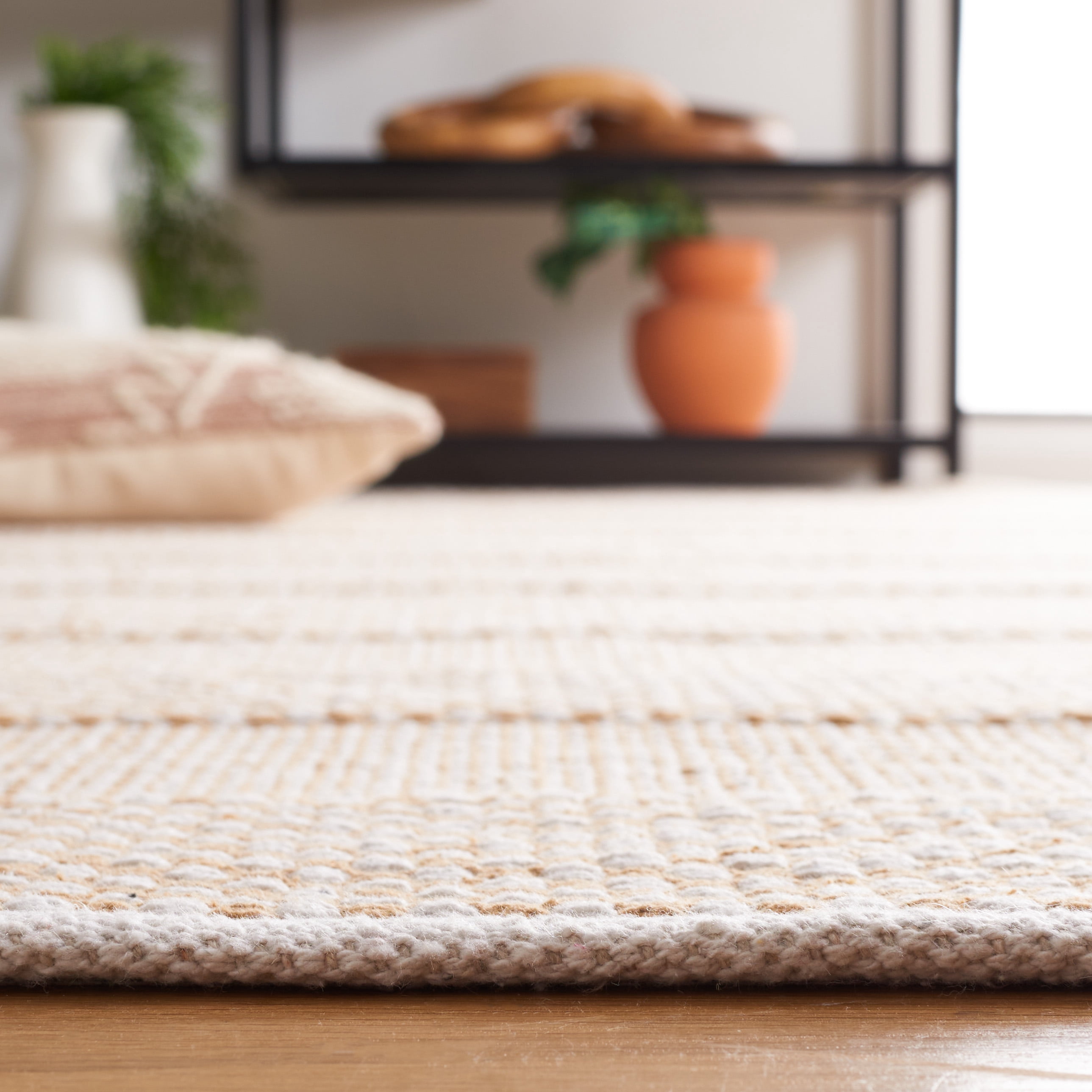 SAFAVIEH Striped Kilim Hilbert Striped Cotton Area Rug, Ivory/Gold, 5' x 8'