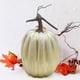 thumbnail image 1 of Calabazas artificiales de 9 pulgadas para decoración de Halloween - Calabazas falsas grandes de espuma para decoraciones otoñales, manualidades y centros de mesa de Acción de Gracias, 1 of 5