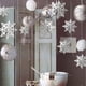 thumbnail image 2 of Decoraciones de copos de nieve colgantes de Navidad de invierno, 12 piezas de copos de nieve plateados grandes en 3D y 12 piezas de copos de nieve de papel blanco para colgar guirnaldas para Navidad, invierno, país de las maravillas, vacaciones, fiesta de año nuevo, decoración del hogar Ormromra DLM555, 2 of 6