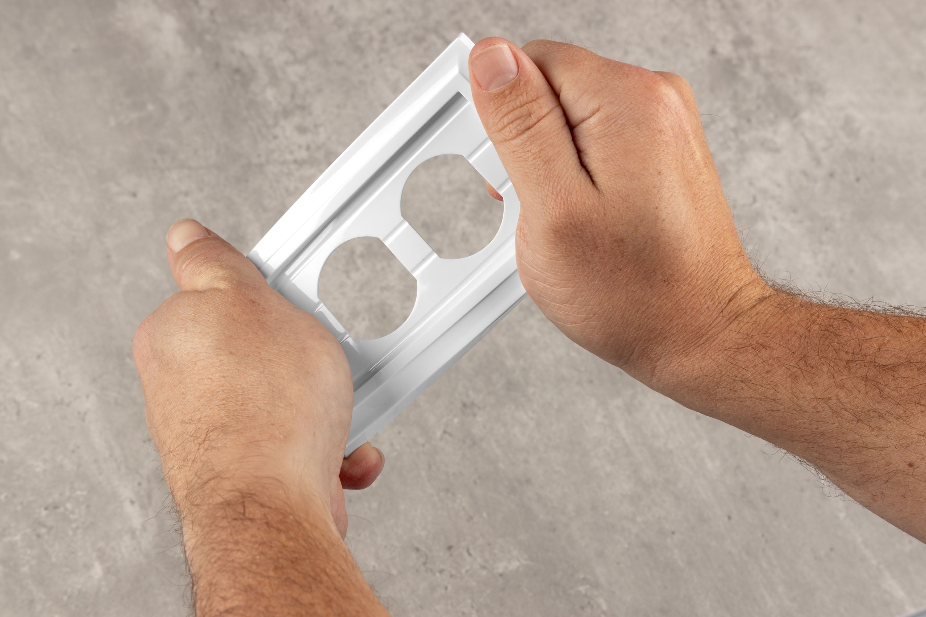 Ultra Pro Screwless Wallplate, Duplex Receptacle, Outlet Plate, White Coastal