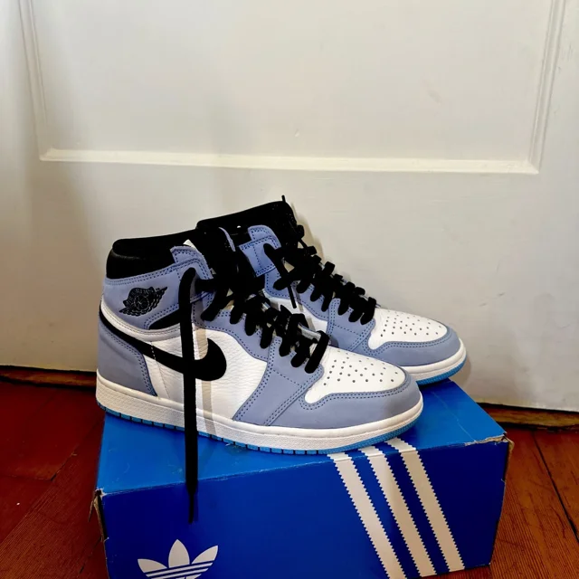 Size 7.5 - Jo r-dan 1 Retro OG High University Blue
