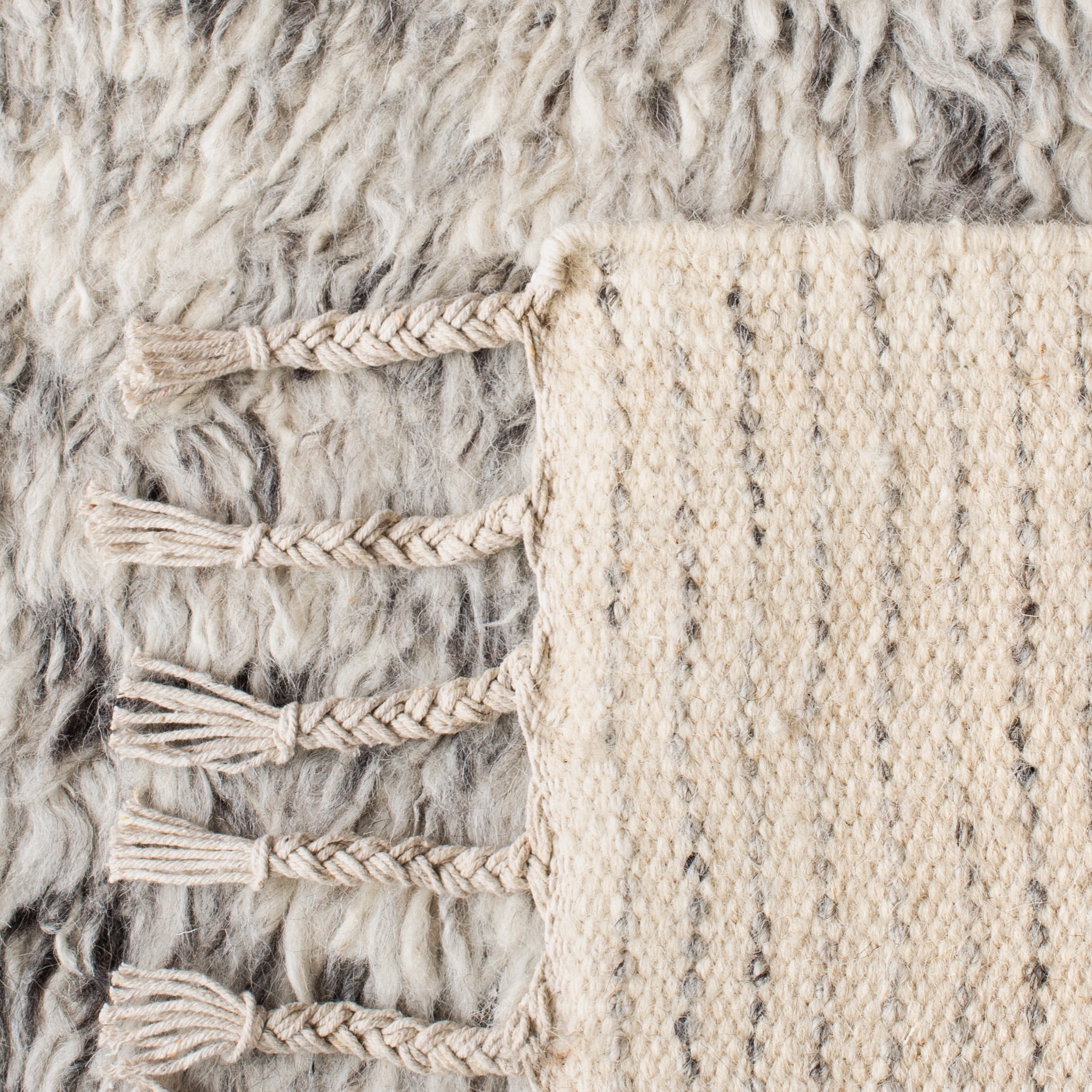 SAFAVIEH Casablanca Anglia Solid Wool Area Rug, Silver, 4' x 6'