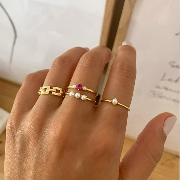 Anillos para mujer, regalos para mujer, anillo de moda europeo con baño de oro geométrico de viento frío y conjunto.
