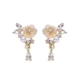 thumbnail image 5 of Pendientes de flores de perlas francesas con diseño de nicho bajo la luna, bonitos pendientes retro con aguja plateada para mujer, construcción duradera, 5 of 5