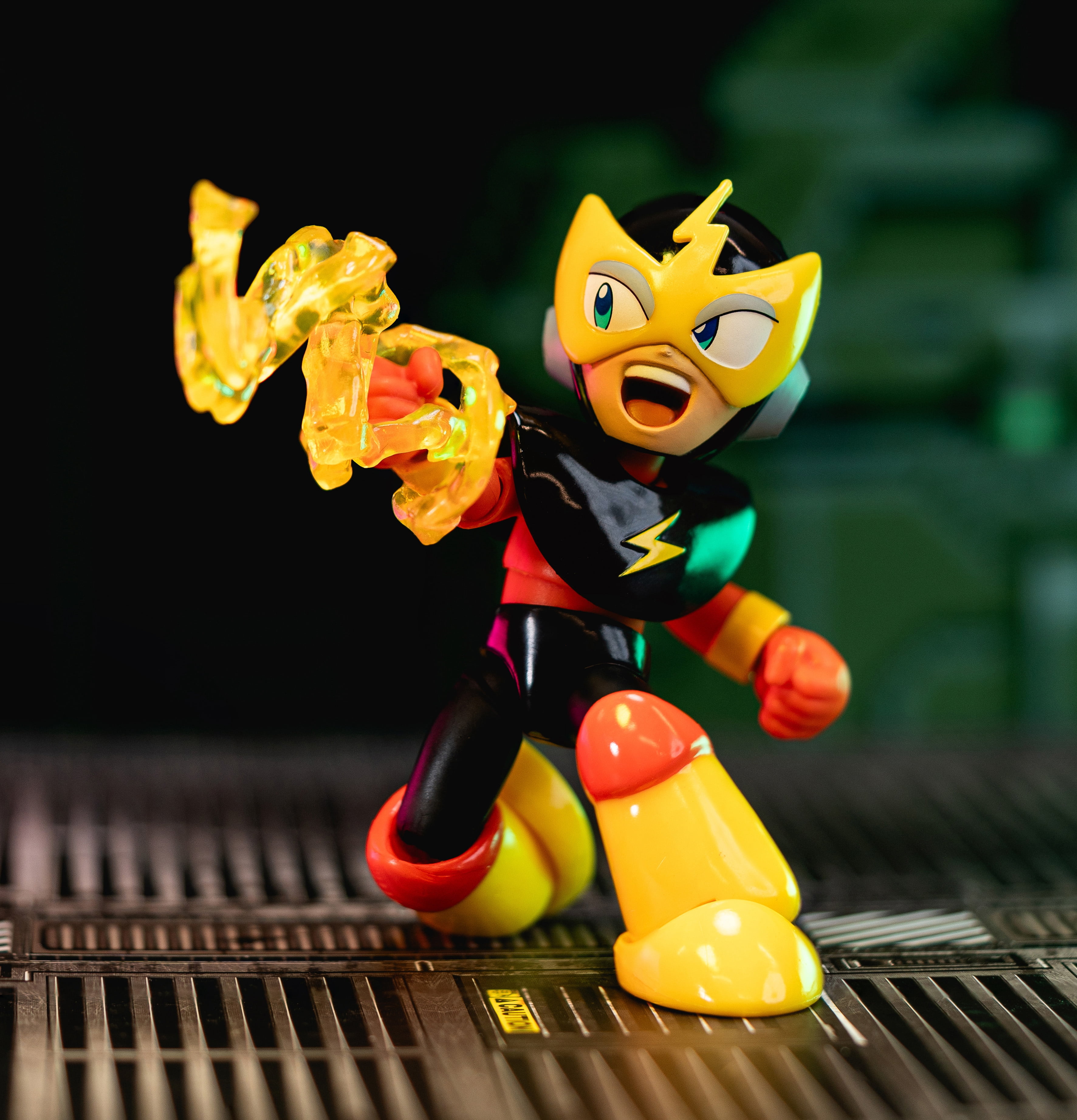 Jada Toys Mega Man 4" Elec Man 1:12 Scale Action Figure, Wave 2 15+ Points of Articulation, Alternate Hands & Head, Lightning Bolt Accessory