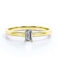 thumbnail image 1 of JeenMata Anillo de Compromiso Solitario con Engaste en Garra de Moissanita de Corte Esmeralda de 0,5 Quilates con Certificación Chapado en Oro Amarillo de 18 K sobre Plata, 1 of 6