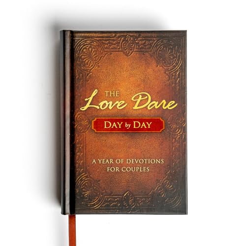 Pre-Owned The Love Dare Day by Day: A Year of Devotions for Couples (Hardcover) 1433681374 9781433681370