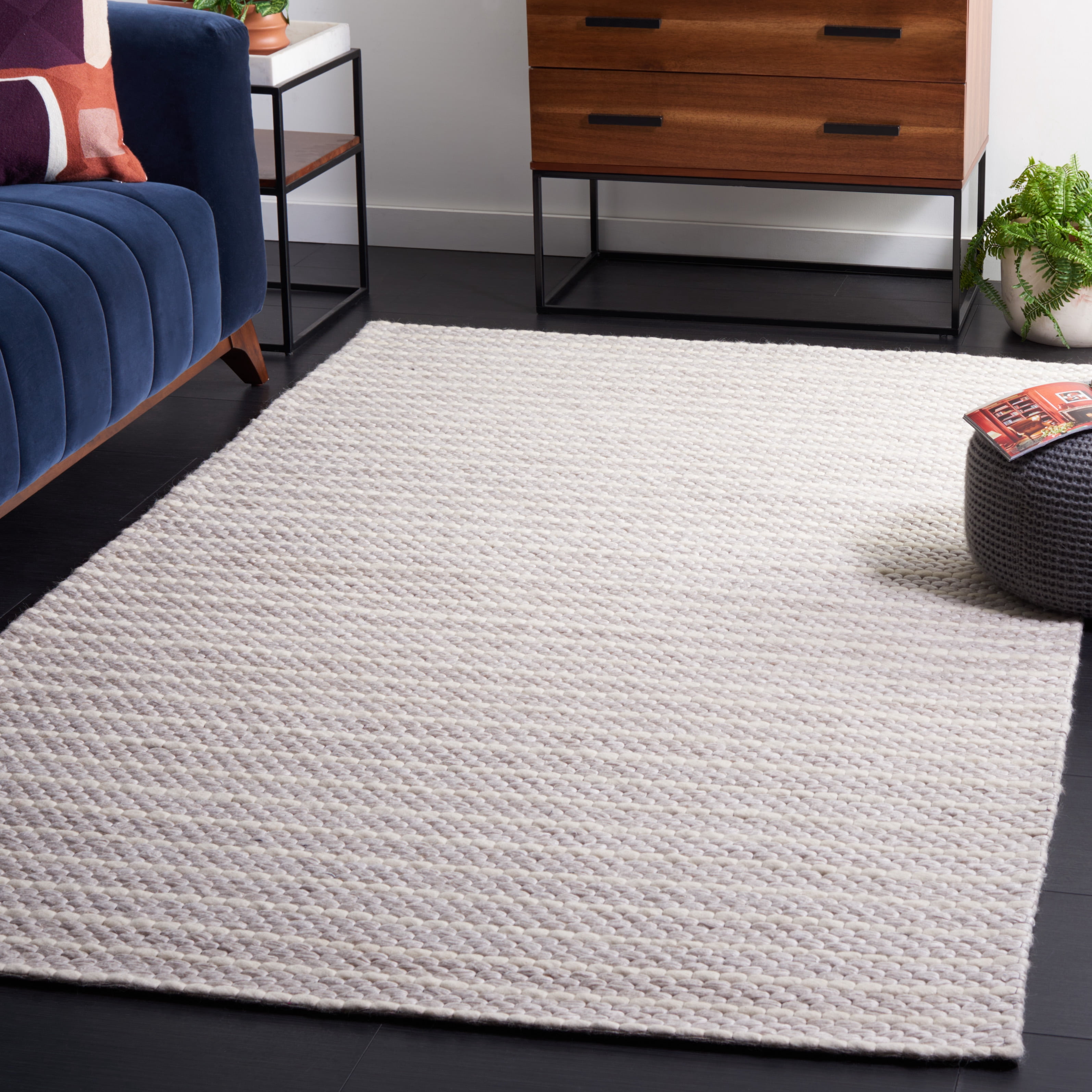 SAFAVIEH Marbella Cassandra Distressed Area Rug, Beige/Ivory, 6' x 9'
