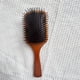 thumbnail image 1 of Peine de madera para peluquería con cojín de aire, peine para rizar el cabello, peine para el cuero cabelludo, peine de madera maciza para masajes, peine cuadrado para pan con letras, 1 of 5