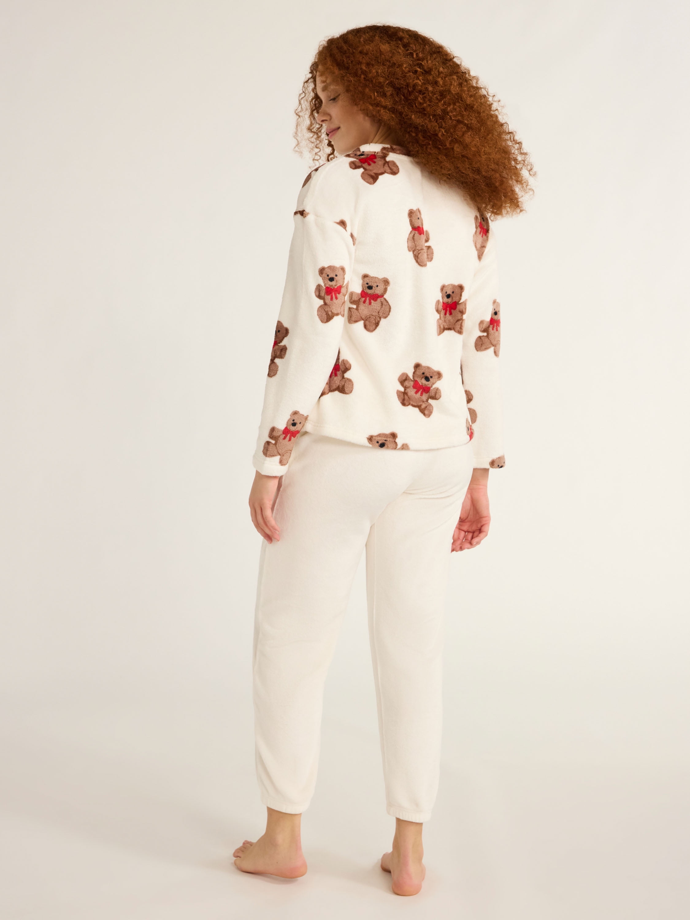 Joyspun Women’s and Women’s Plus Crew Neck Plush Pajama Set, Sizes XS-3XL
