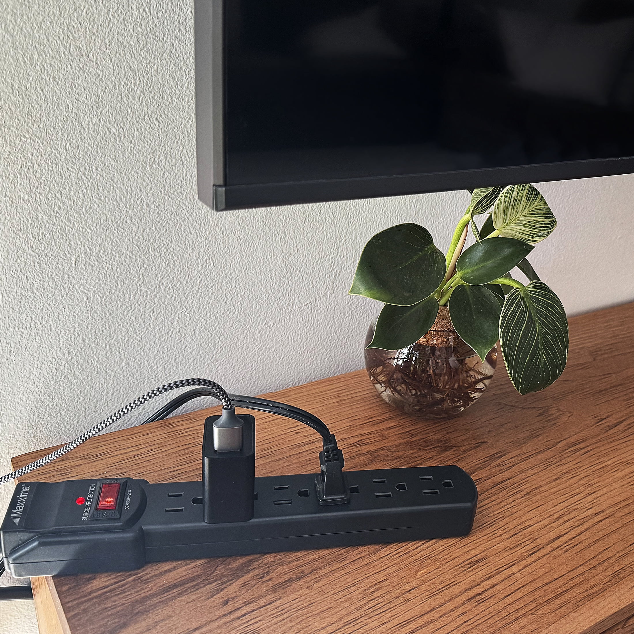 Maxxima 6 Outlet Power Strip - 300 Joules Surge Protection, Black (4 Pack)