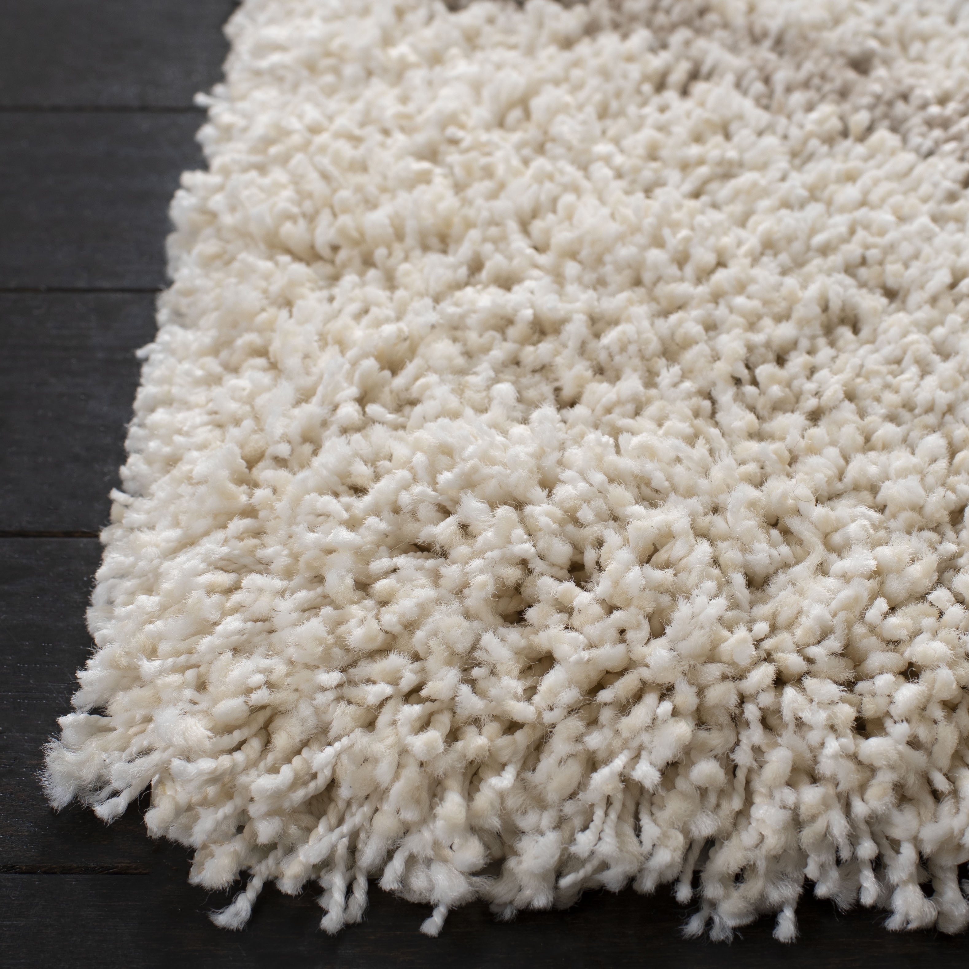SAFAVIEH Hudson Amias Geometric Shag Runner Rug, Ivory/Beige, 2'3" x 6'