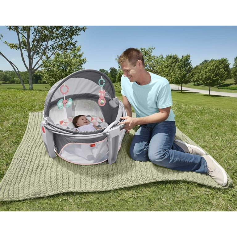 Fisher-Price Baby Portable Bassinet and Play Space On-the-Go Baby Dome with  Developmental Toys and Canopy, Windmill