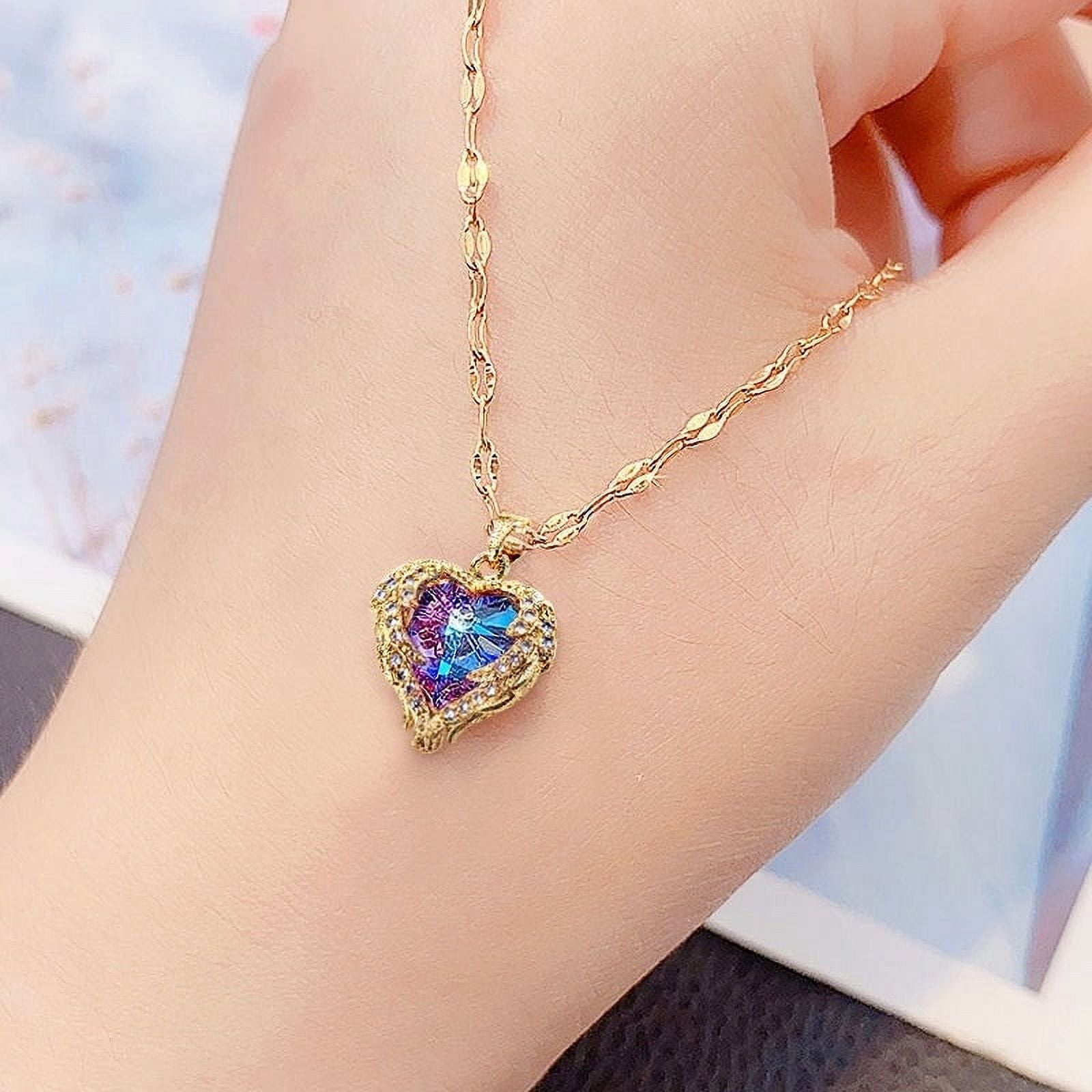 Heart shaped pendant with chain best sale