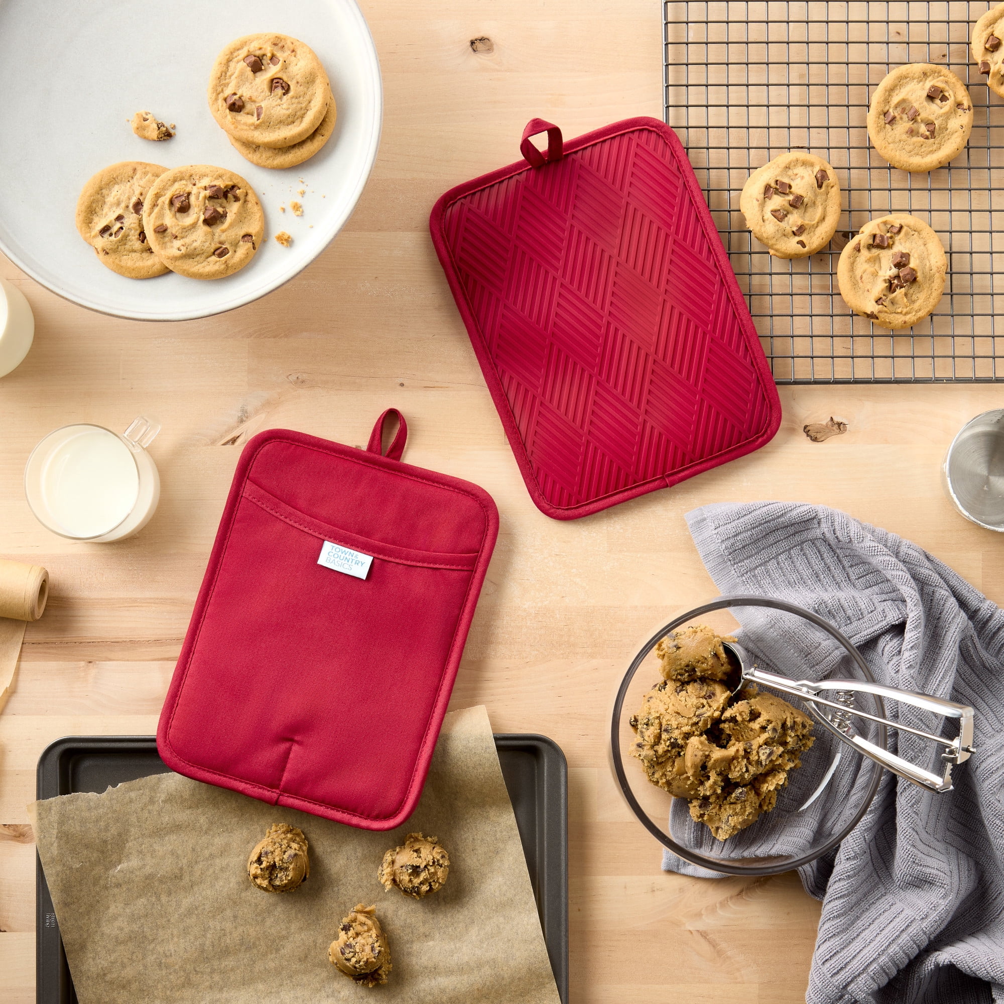 TOWN & COUNTRY BASICS Basketweave Soft Silicone Pot Holder 2-Pack Set, Heat Resistant up to 500F, Flexible Silicone, Non-Slip Grip, Red, 7.5"x10"