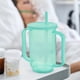 thumbnail image 2 of 2 vasos para adultos con asas, de plástico, antiderrames, para alimentación de pacientes postrados en cama, para dieta líquida, para enfermería, para personas mayores y personas con discapacidad., 2 of 5