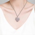 thumbnail image 3 of Collar con colgante de piedra de cristal curativo de cuarzo rosa con forma de corazón y hojas y flores, 3 of 5