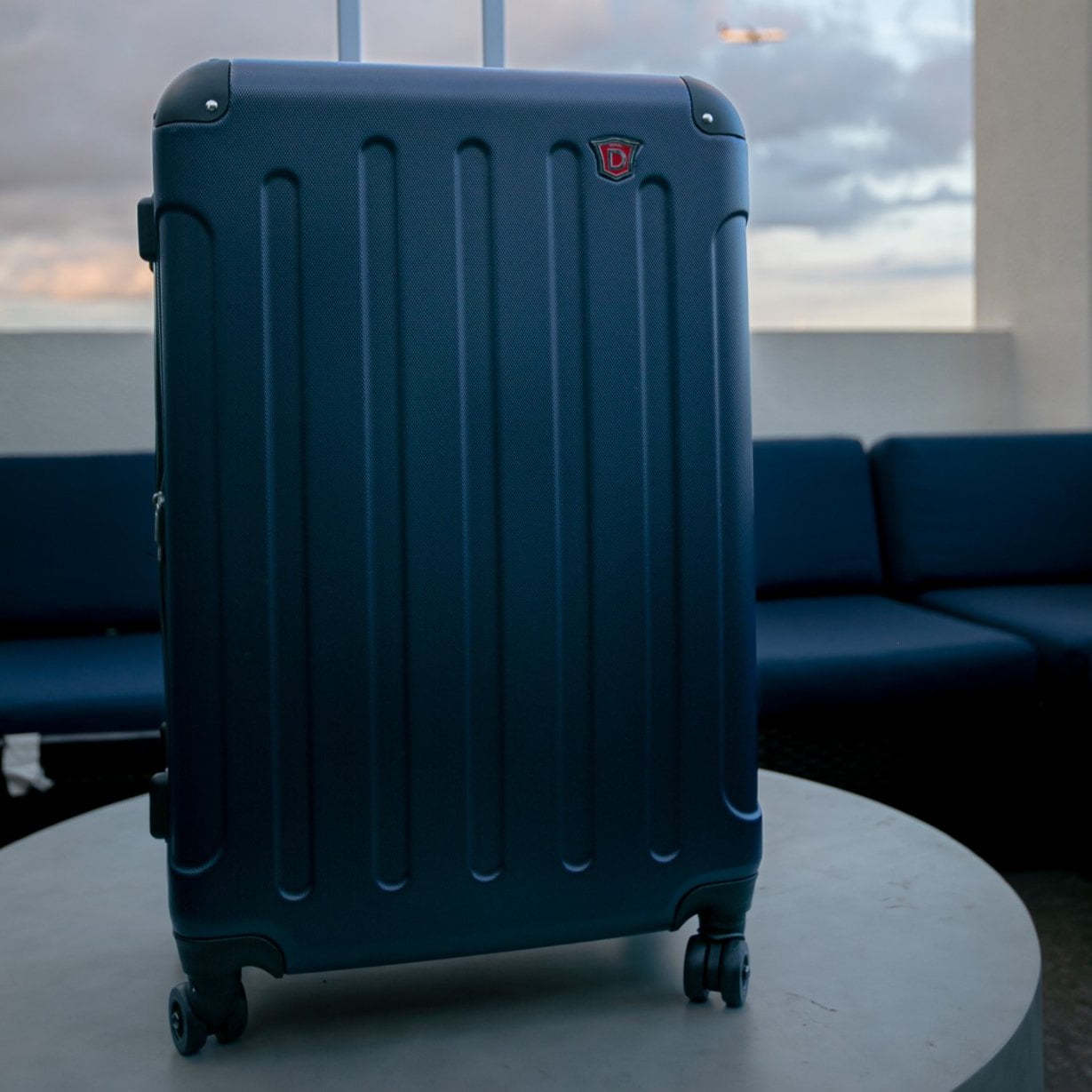 DUKAP Intely 32" Hardside Lightweight Luggage with Spinner Wheels and Integrated Weight Scale, Blue