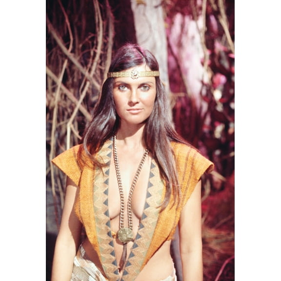 At The Earth'S Core Caroline Munro 1976 5017743(5017743) Photo Print (8 x 10)