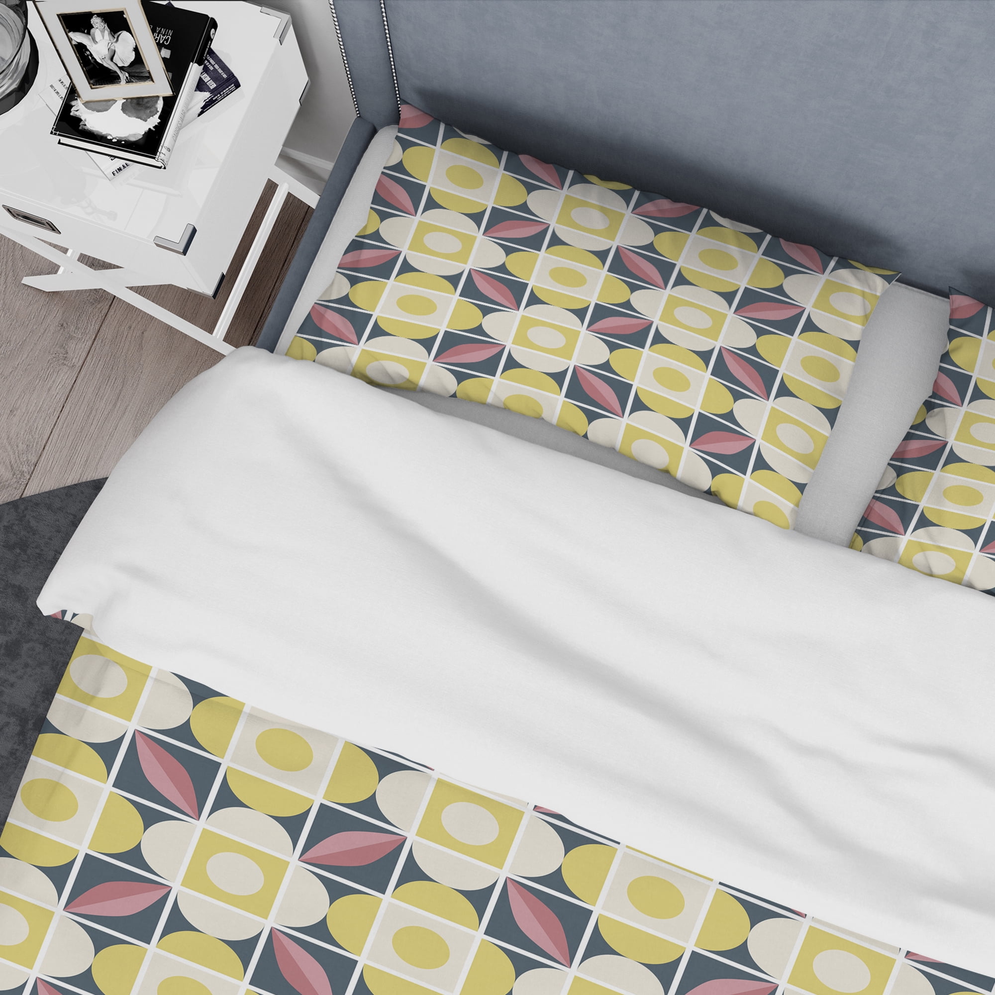 Designart 'retro pattern in mosaic style' Mid-Century Modern Duvet Cover Set