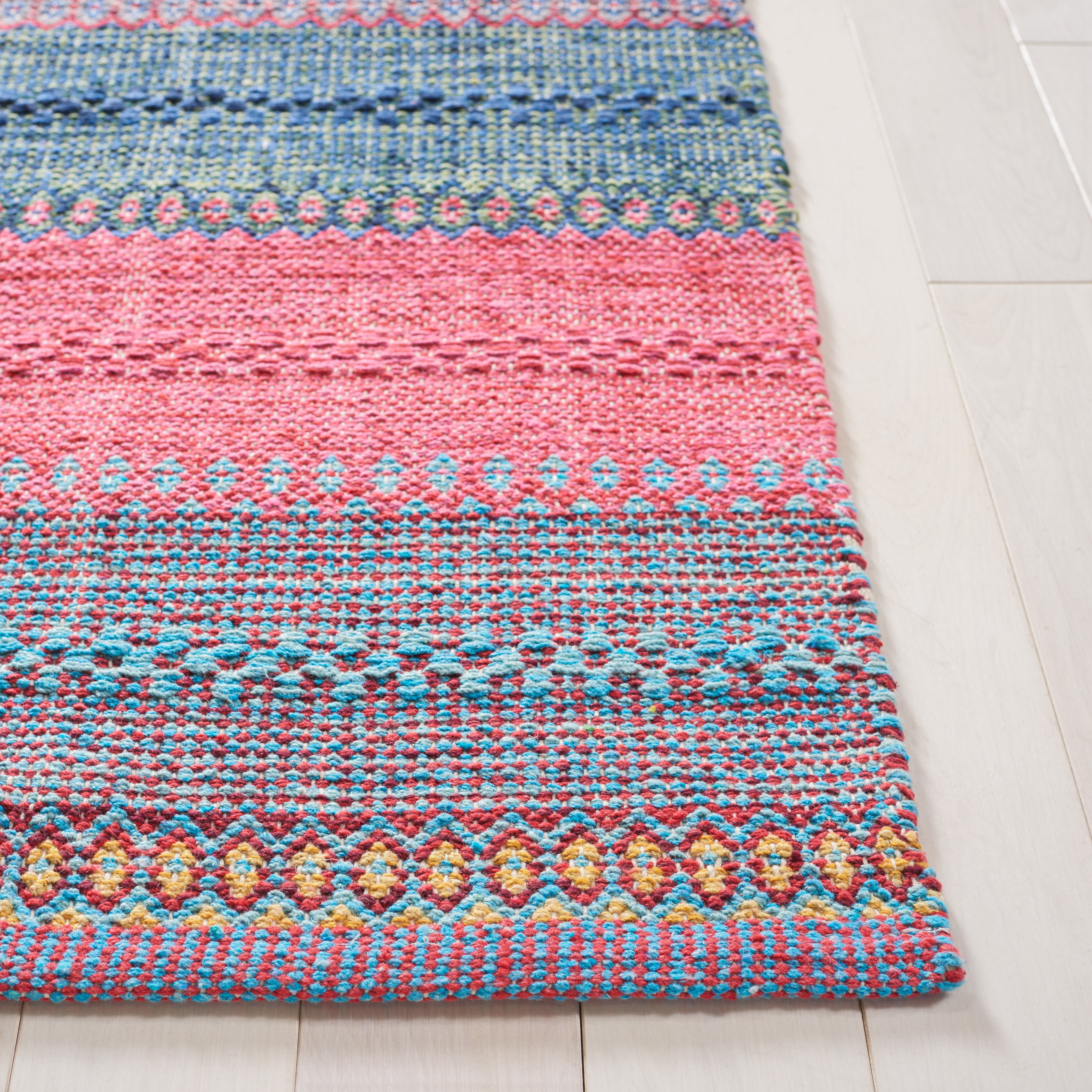 SAFAVIEH Montauk Albine Striped Cotton Area Rug, Red/Blue, 6' x 9'